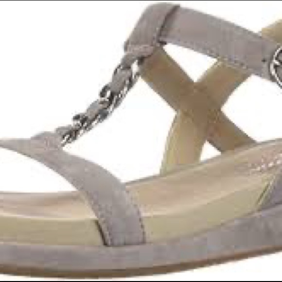 Hush Puppies Women's Chrysta Chain T Taupe Suede Sandals NEW - Picture 10 of 12